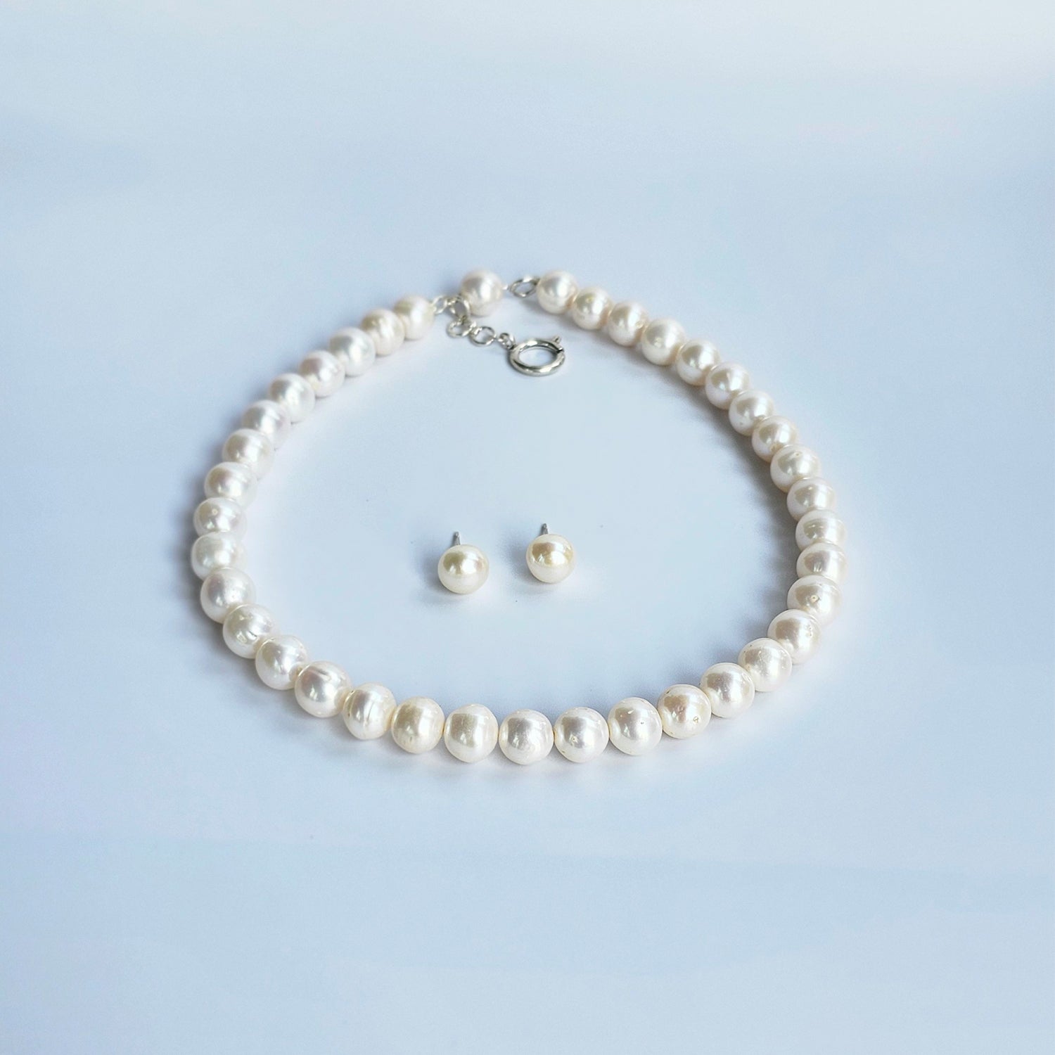 White Pearl Necklace