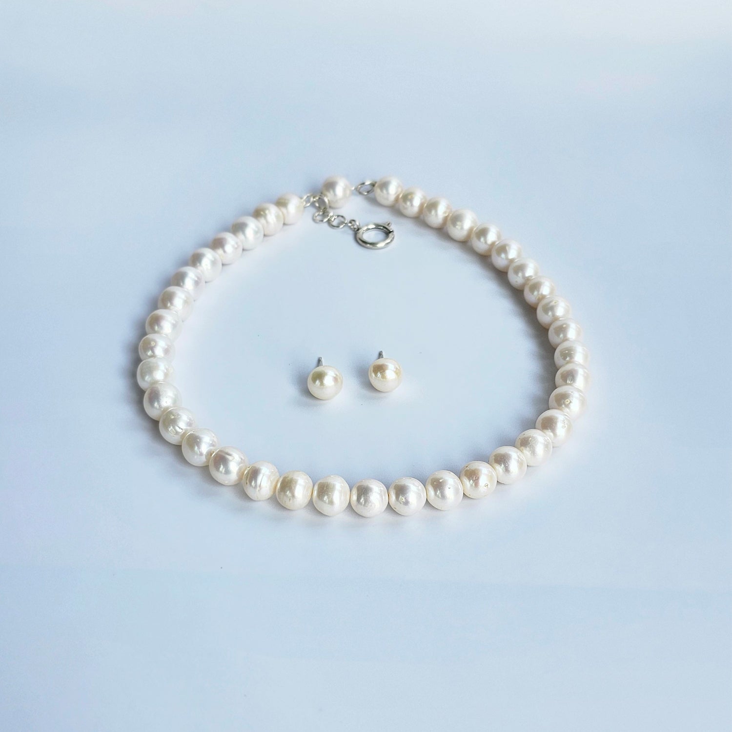 White Pearl Necklace