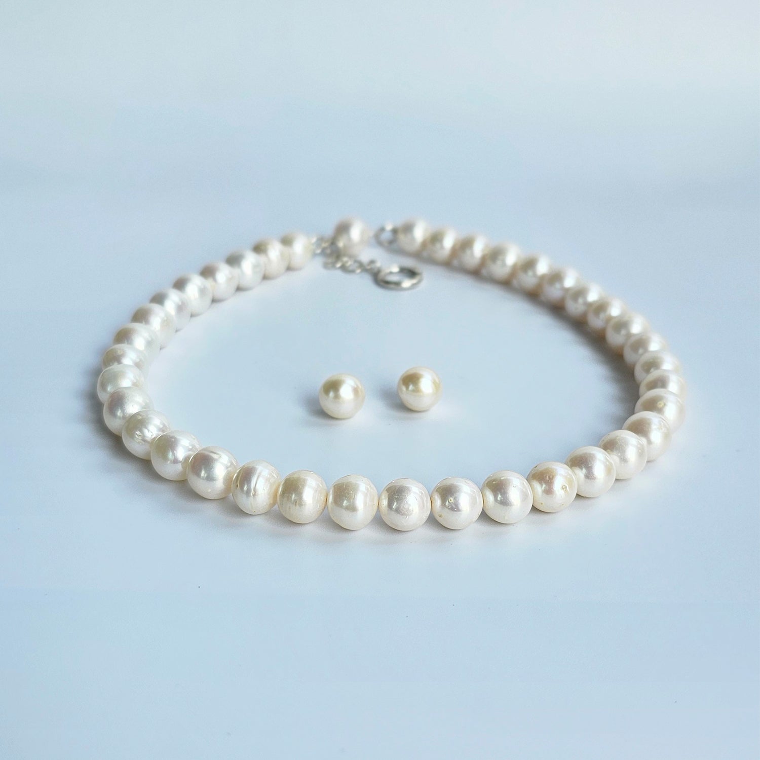 White Pearl Necklace