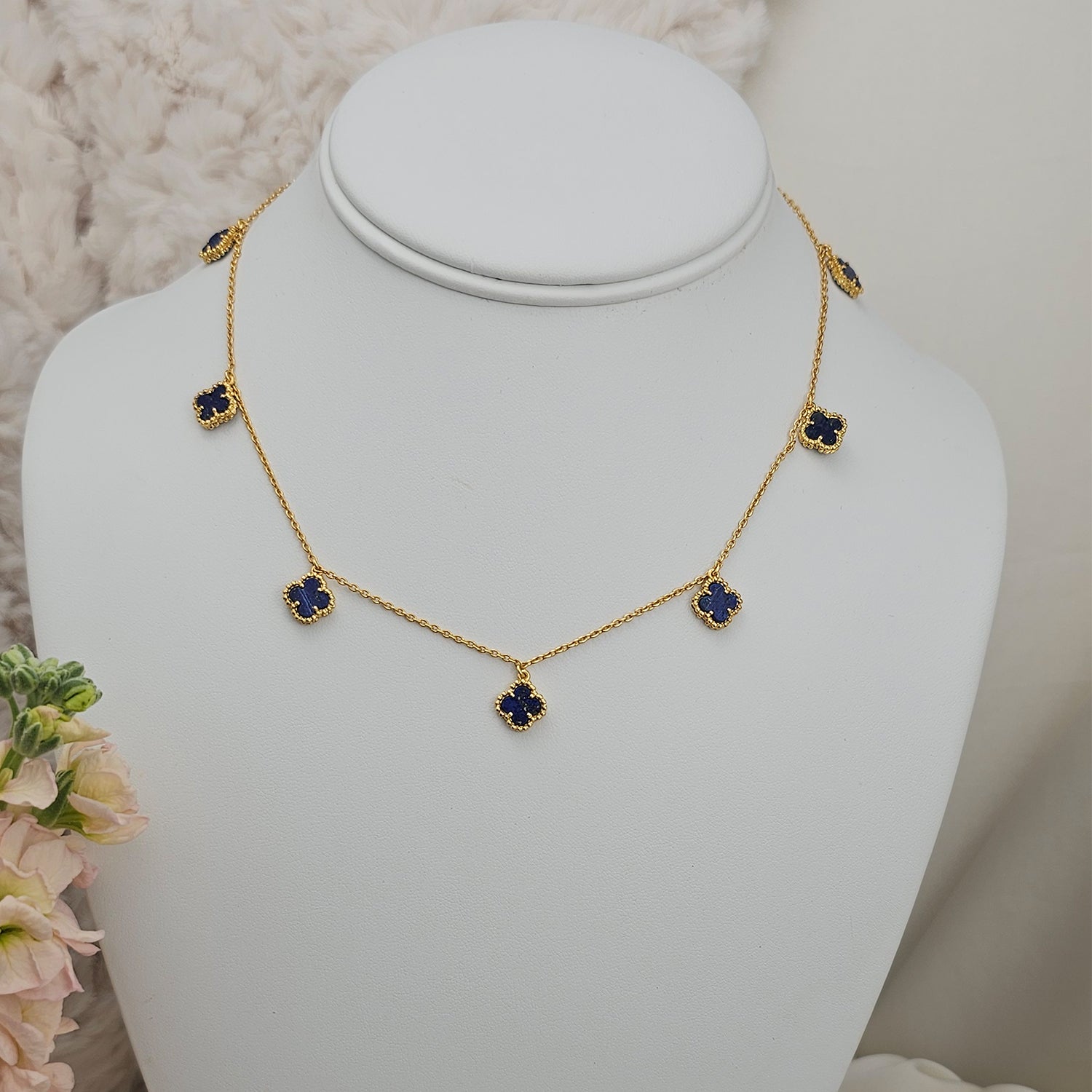 Small Clover Leaf Lapiz Lazul Necklace  (Gold Plated)