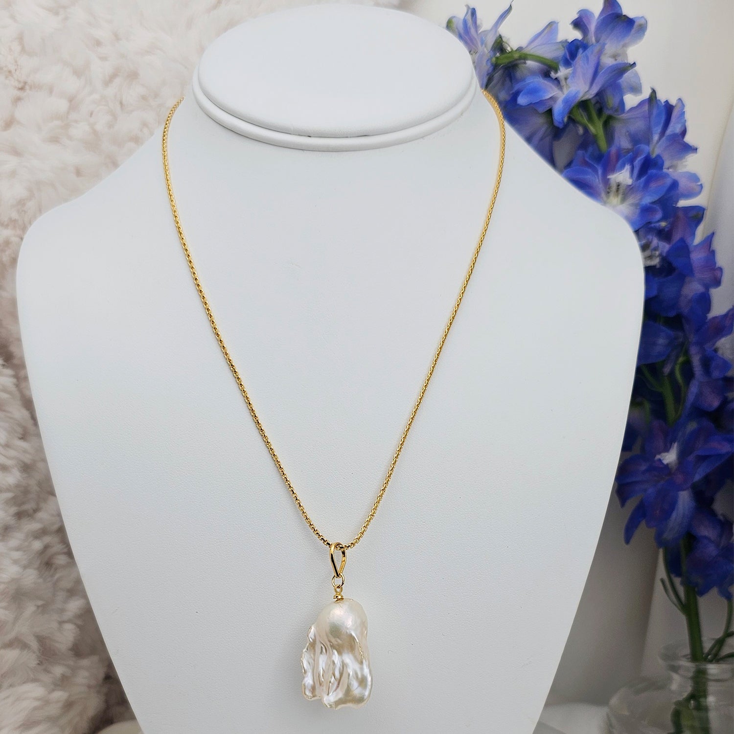 Large White Baroque Pearl Pendant with  Gold Chain(3)