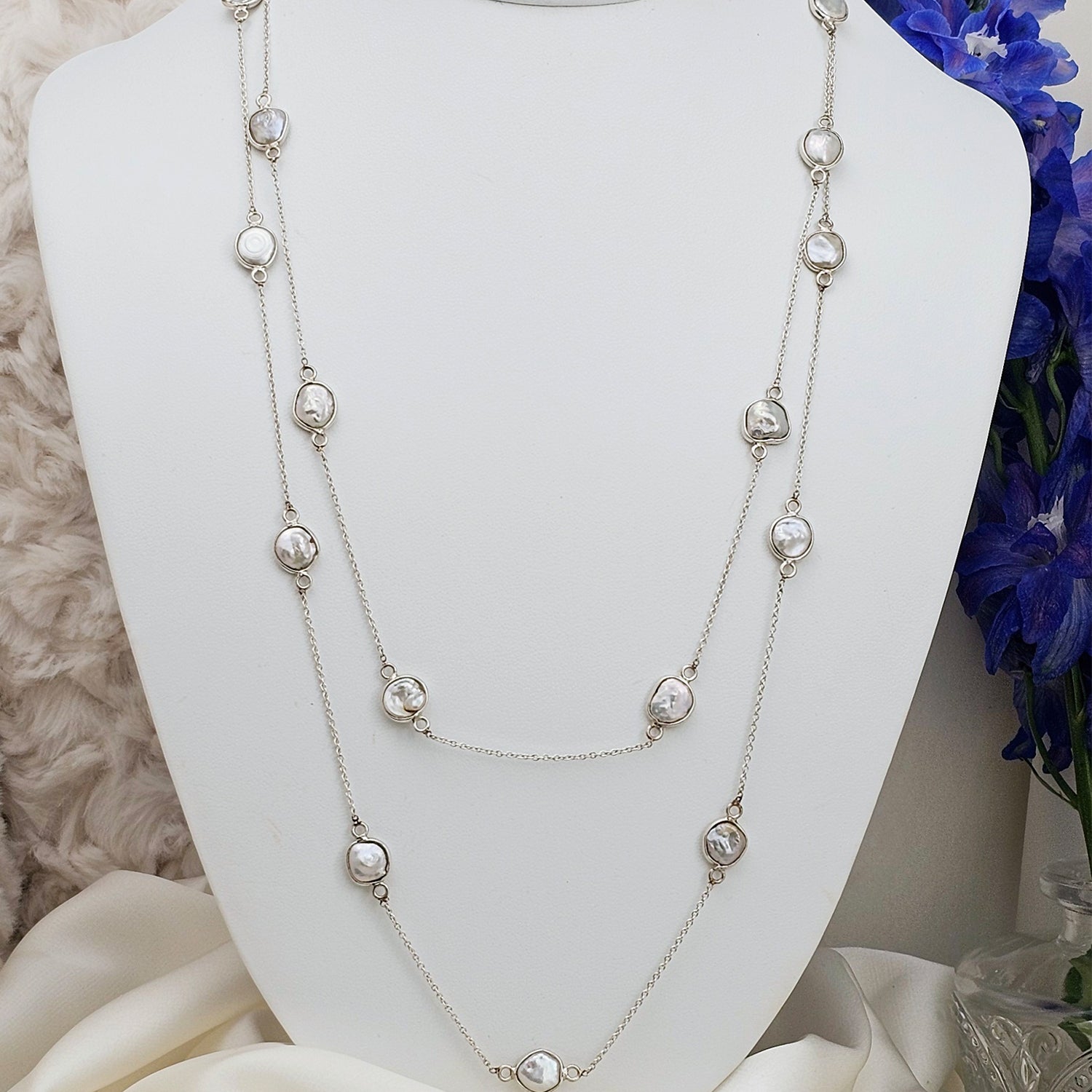 Flat Mother Of Pearls Embedded in  Silver Chain