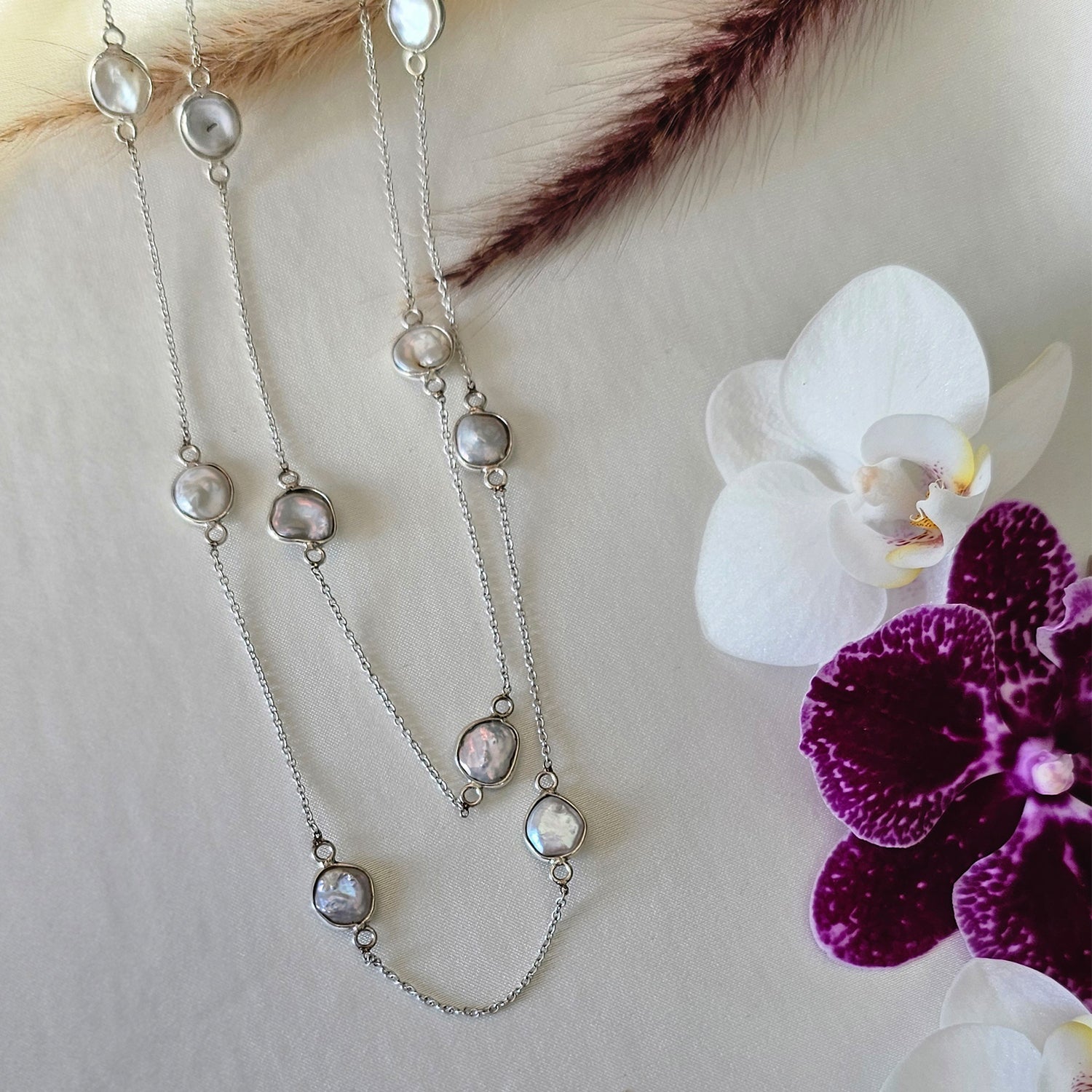 Flat Mother Of Pearls Embedded in  Silver Chain