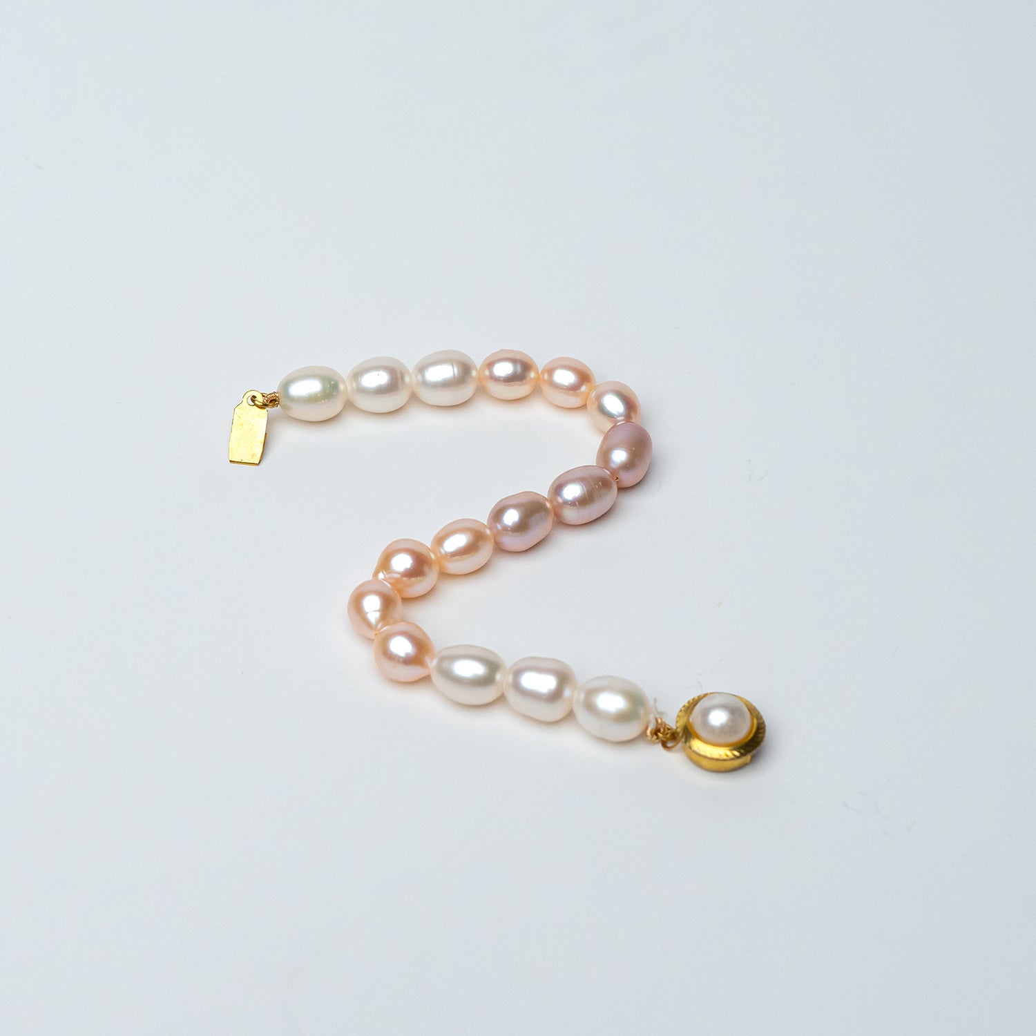 Three Tone Oval Pearl Bracelet