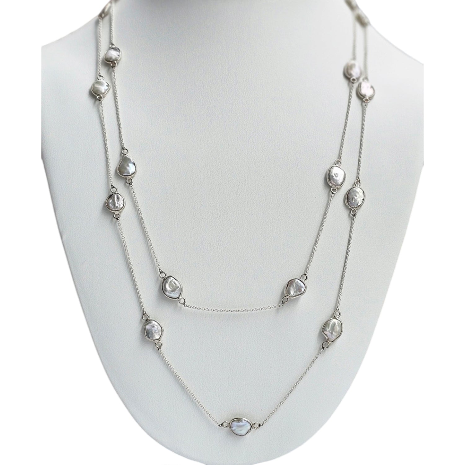 Flat Mother Of Pearls Embedded in  Silver Chain