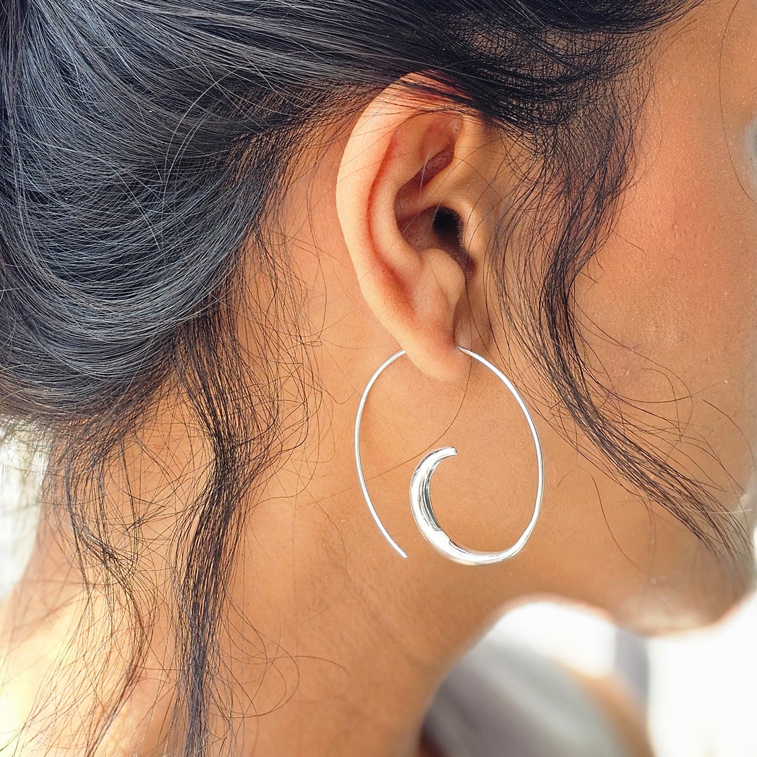 Stylish Spiral Hoop Silver Earrings
