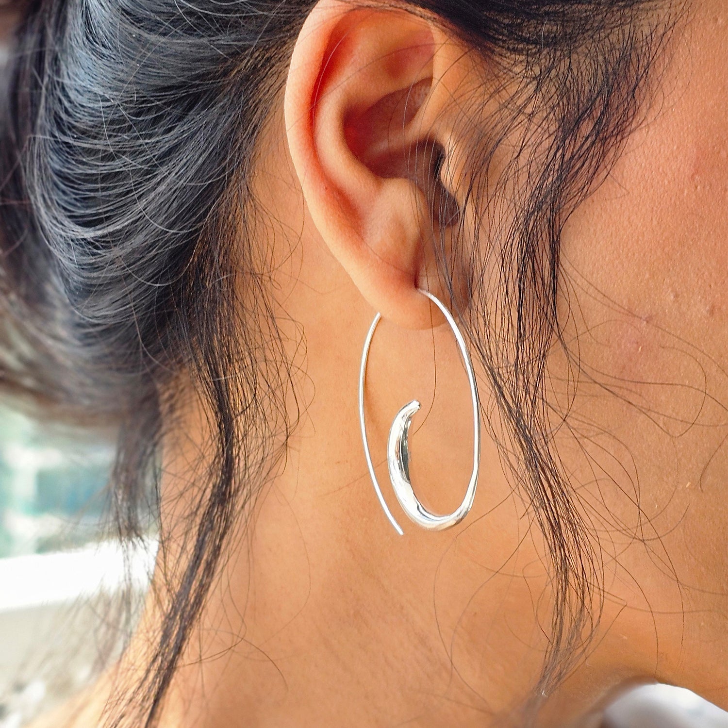 Stylish Spiral Hoop Silver Earrings
