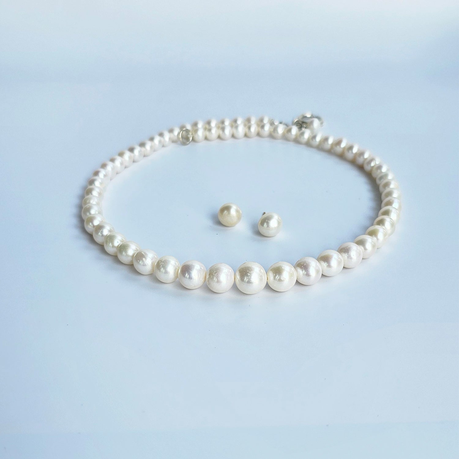 White Pearl Necklace