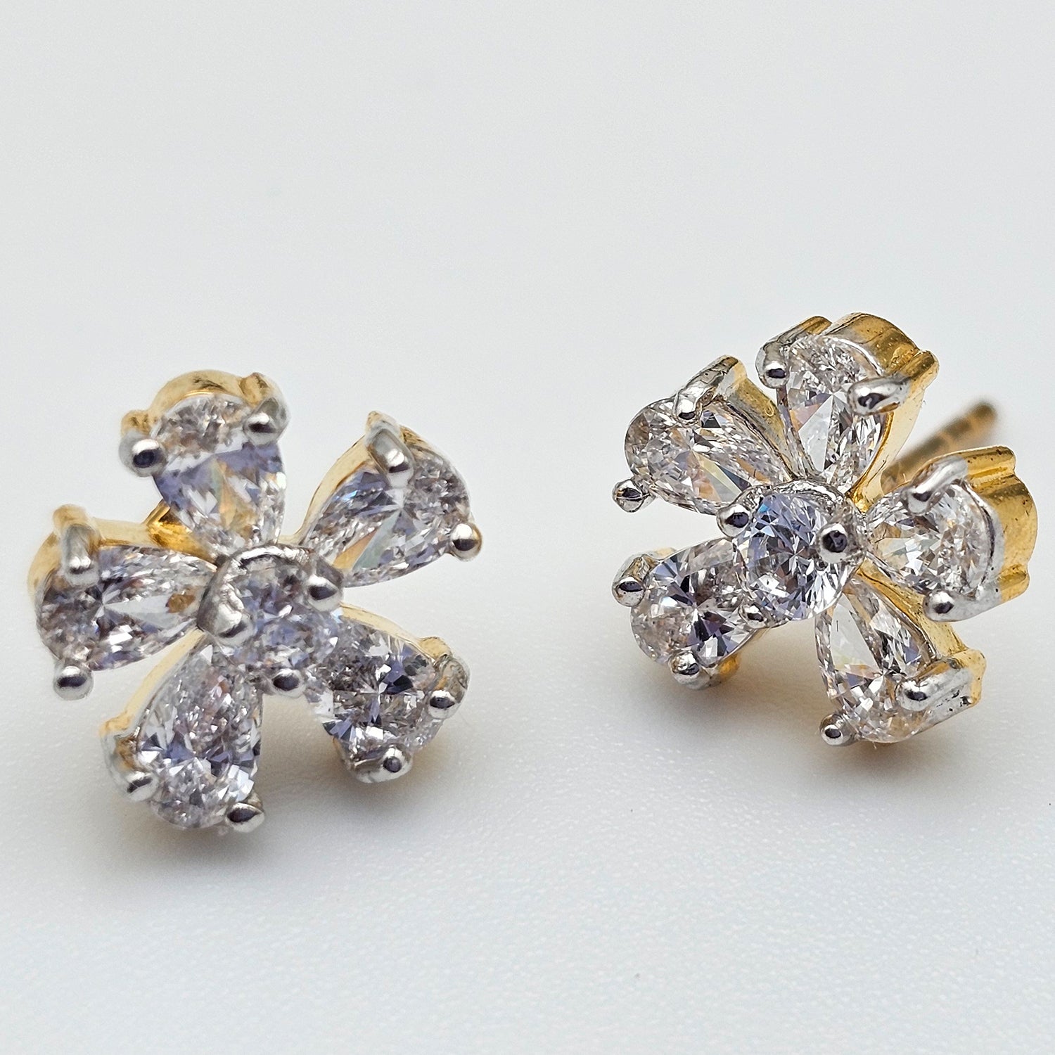 Flower Shaped Swarovski Earrings