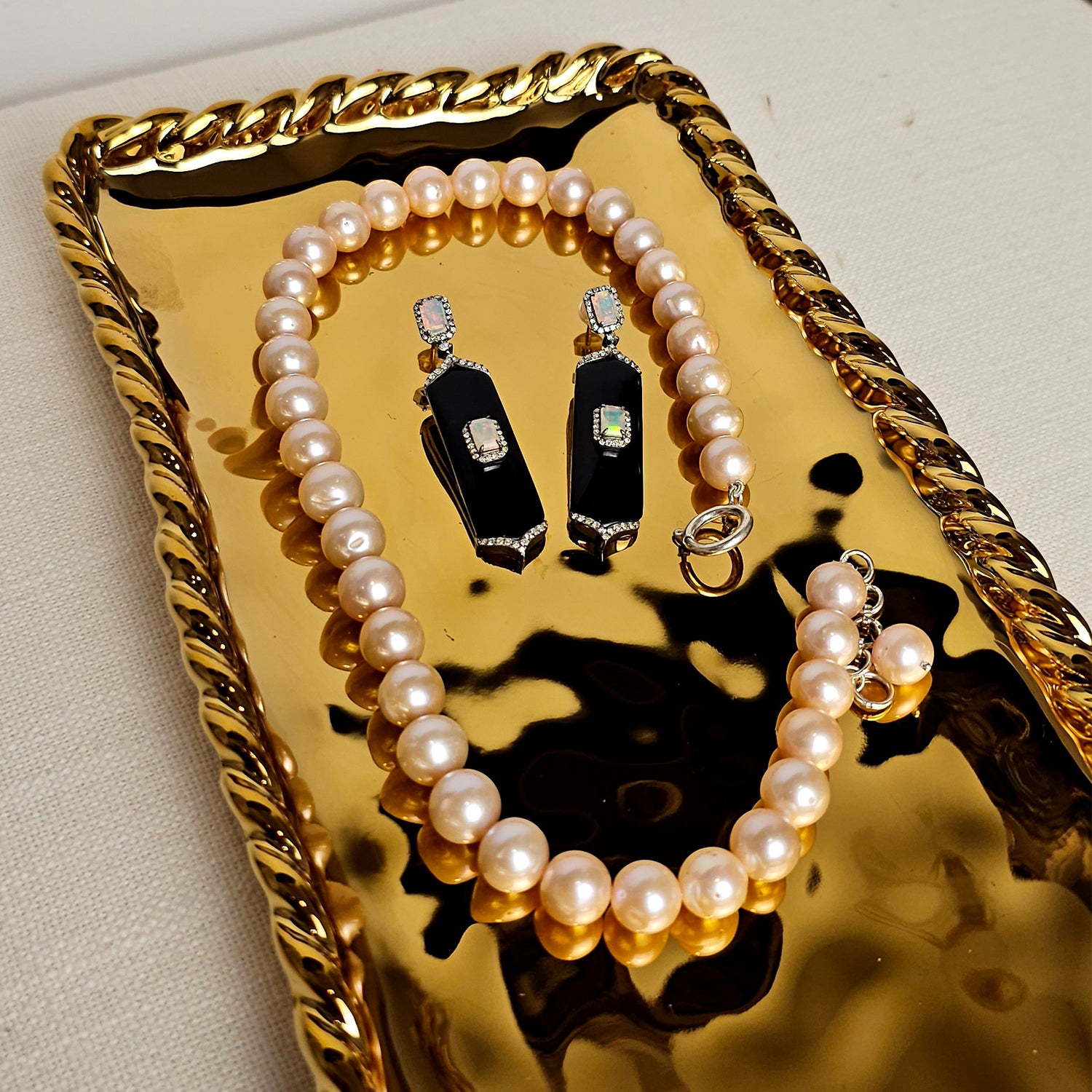 Luminous peach color  freshwater pearl necklace (With  Earrings)