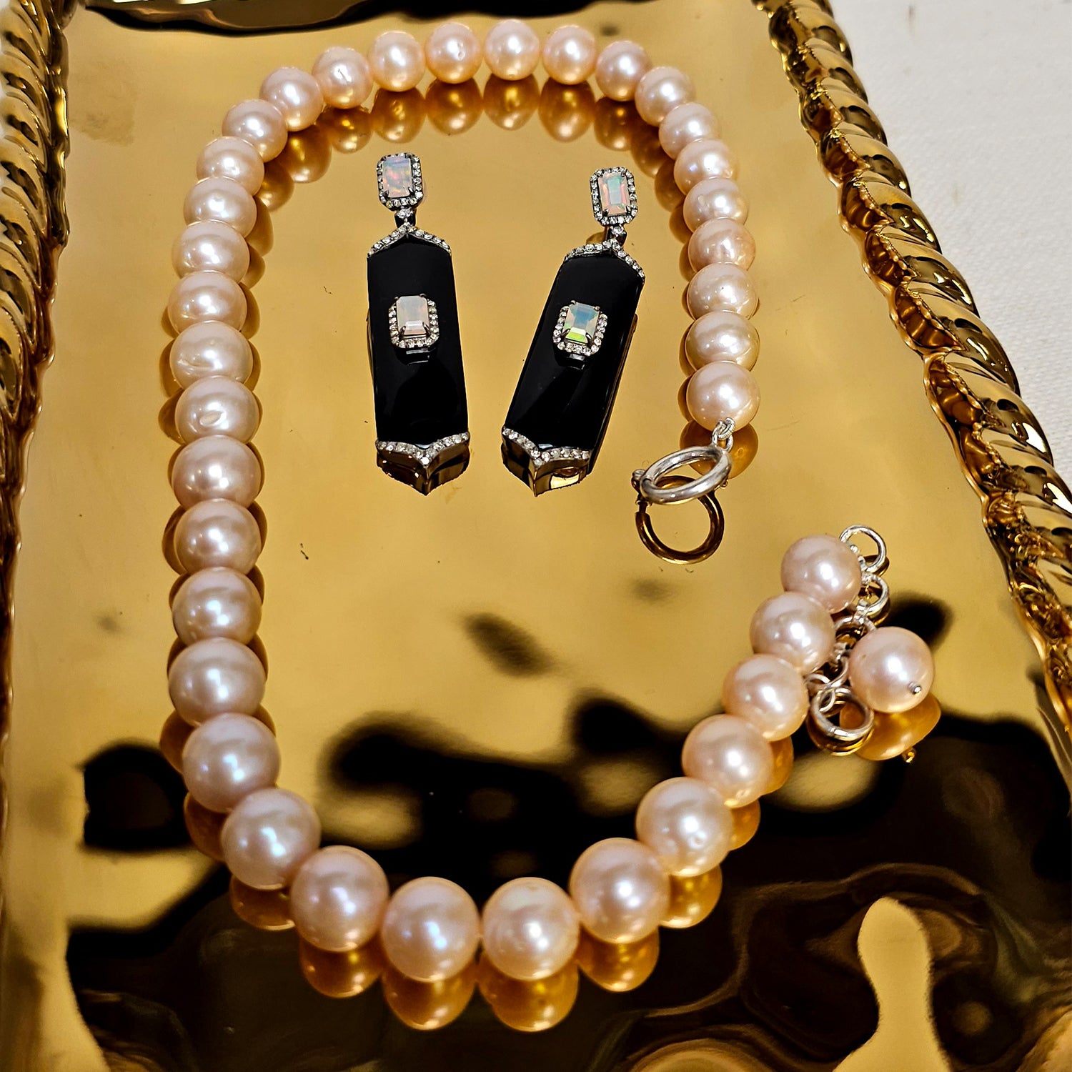 Luminous peach color  freshwater pearl necklace (With  Earrings)