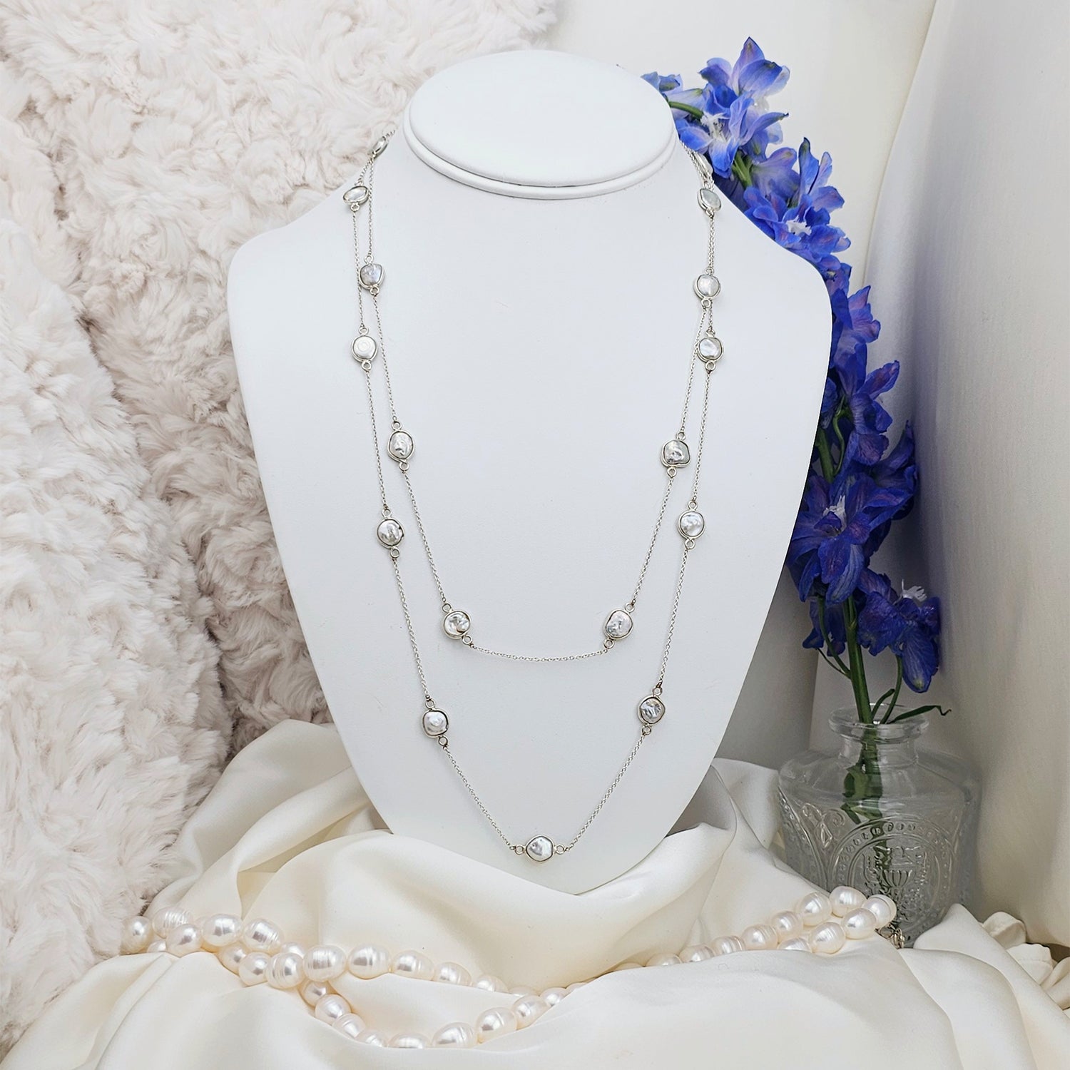 Flat Mother Of Pearls Embedded in  Silver Chain