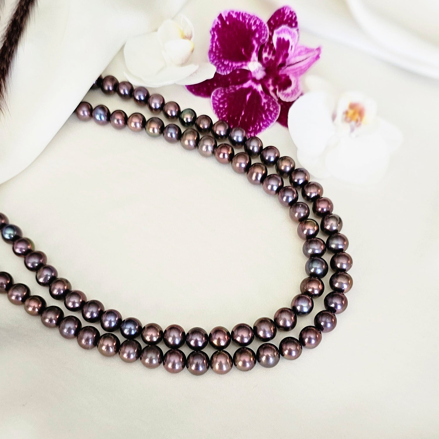 Metallic Blueish Purple Pearl Necklace  (With Earrings)