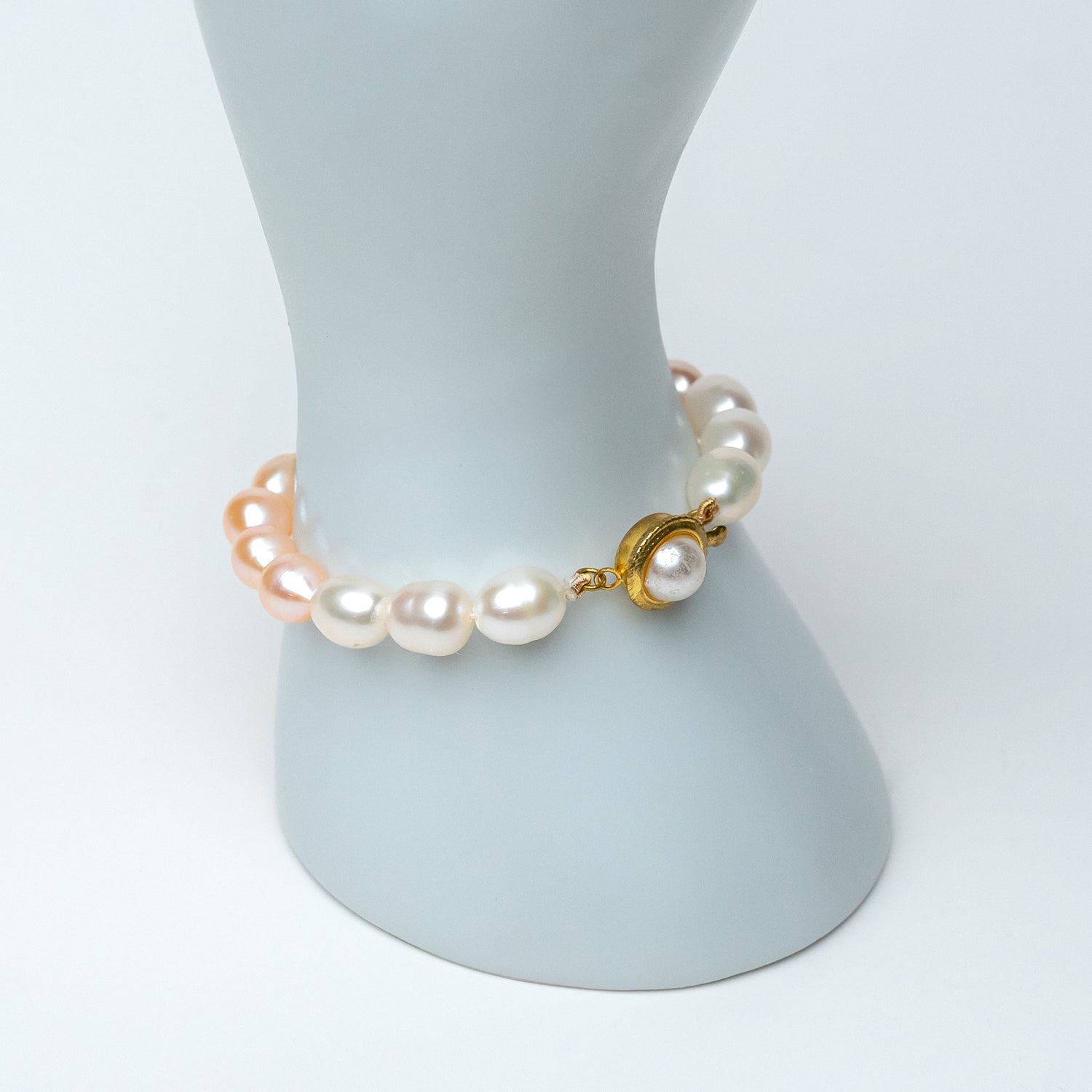Three Tone Oval Pearl Bracelet