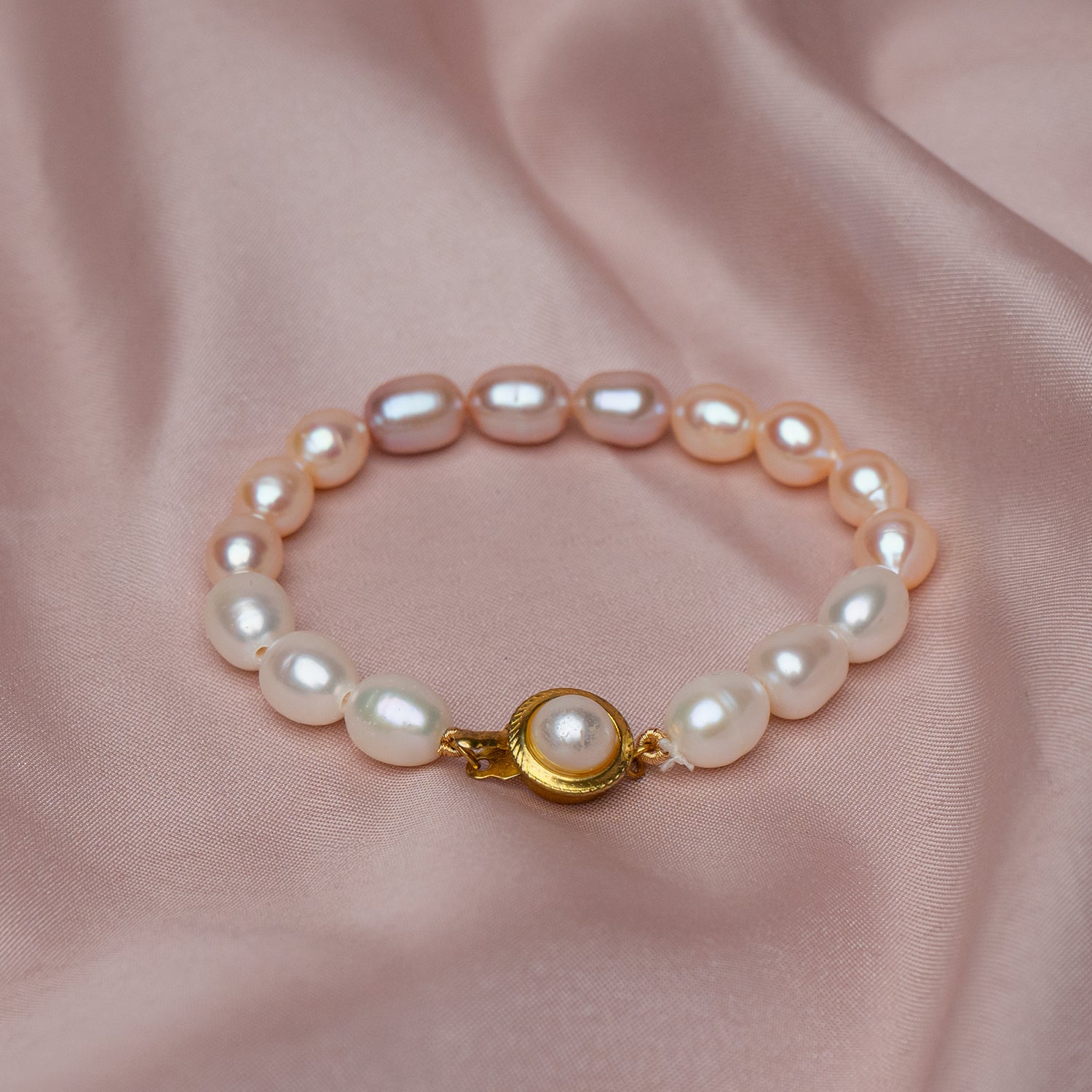 Three Tone Oval Pearl Bracelet