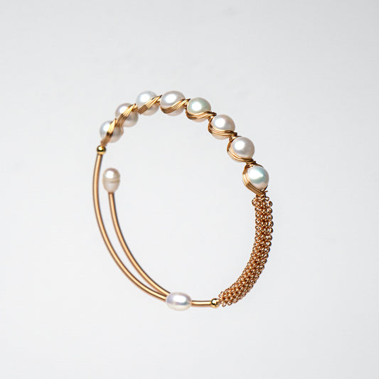 Adjustable Open Cuff Pearl Bracelet - Chic 7-8MM Freshwater Pearls for Everyday Wear.