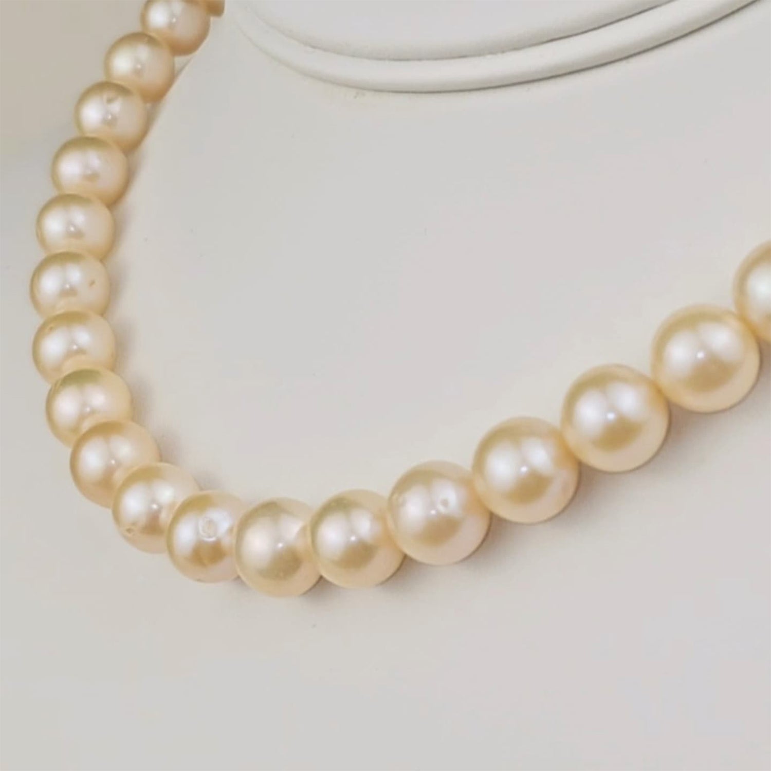 Luminous peach color  freshwater pearl necklace (With  Earrings)
